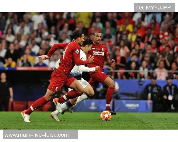 克洛普亲临巴黎德比现场见证圣日耳曼与巴黎FC激战全程 克洛普亲临巴黎德比现场见证圣日耳曼与巴黎FC激战全程