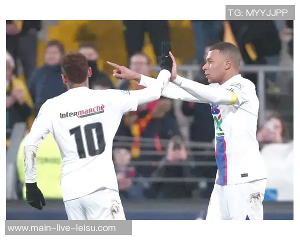 本轮欧冠最佳阵容揭晓姆巴佩领衔赖斯库库维蒂尼亚闪耀全场