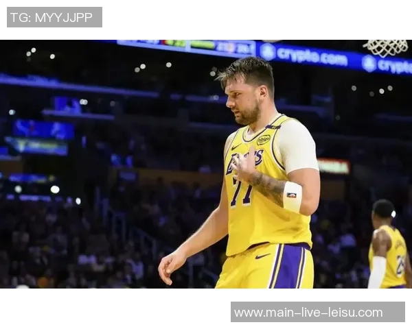 东契奇赞詹姆斯成就独一无二41岁背靠背轰准三双再创辉煌