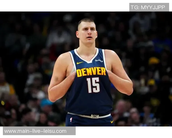 约基奇半场遭遇严防死守失误频频球队需调整战术应对 约基奇半场遭遇严防死守失误频频球队需调整战术应对