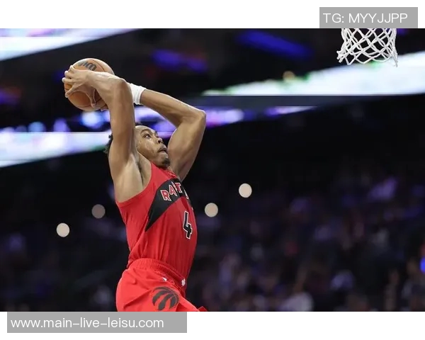 34号秀卡尔克布伦纳半场完美表现6投全中贡献13分4篮板1抢断1盖帽