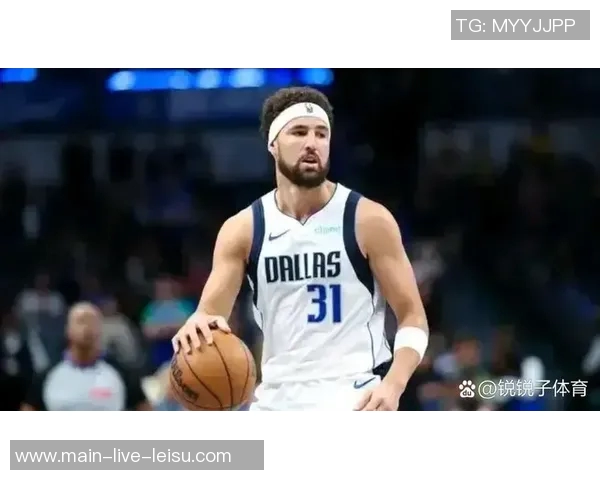 克莱重现昔日风采半场三分表现亮眼单防字母展现防守实力